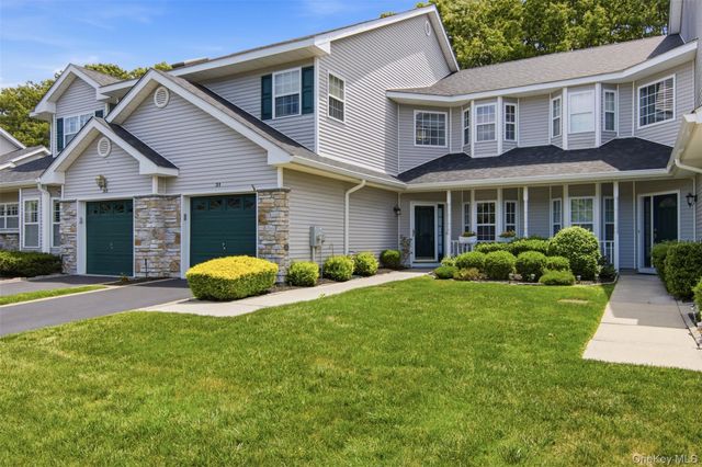 31 Willow Wood Drive, East Setauket, NY 11733