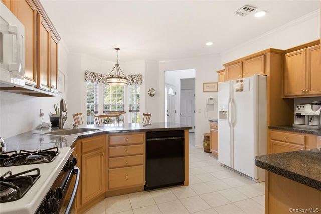 31 Willow Wood Drive, East Setauket, NY 11733