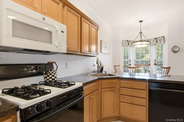 31 Willow Wood Drive, East Setauket, NY 11733