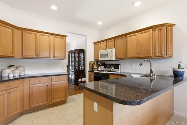 31 Willow Wood Drive, East Setauket, NY 11733