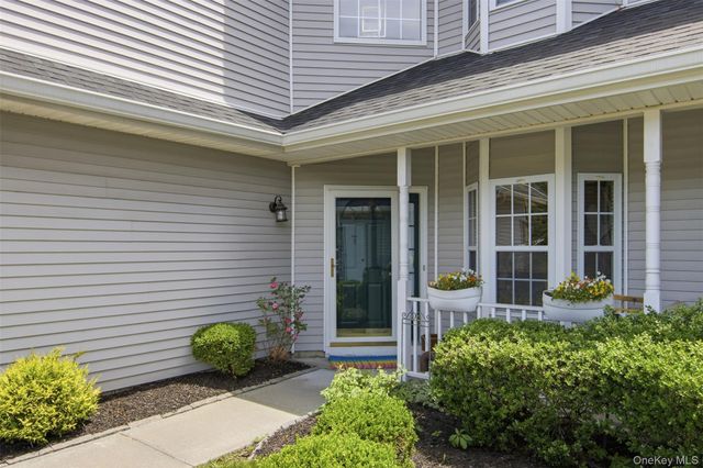 31 Willow Wood Drive, East Setauket, NY 11733