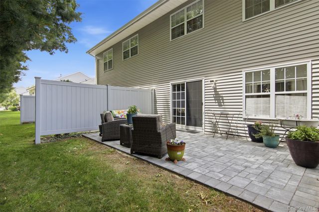 31 Willow Wood Drive, East Setauket, NY 11733