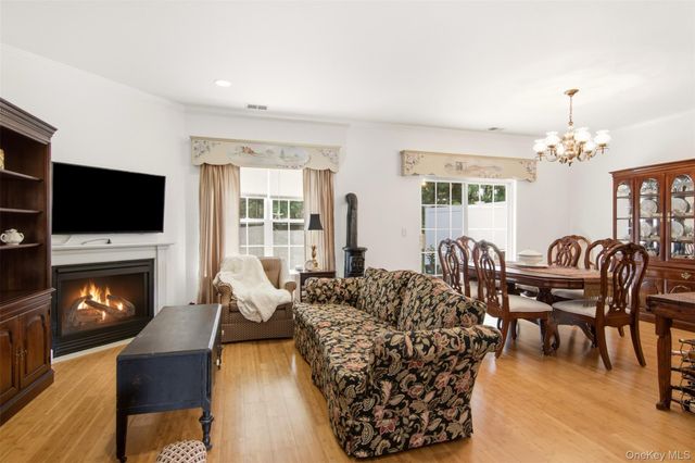 31 Willow Wood Drive, East Setauket, NY 11733