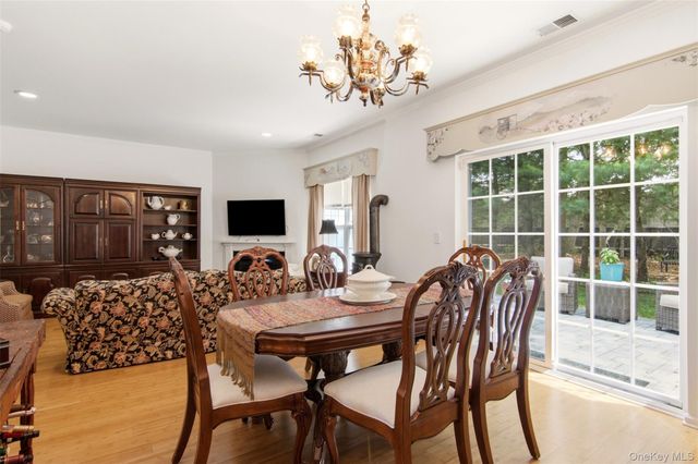 31 Willow Wood Drive, East Setauket, NY 11733