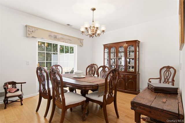 31 Willow Wood Drive, East Setauket, NY 11733