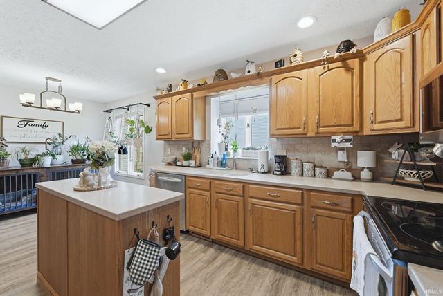 2913 S Scott Drive, Yorktown, IN 47396