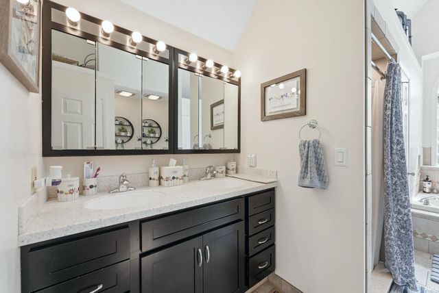 2913 S Scott Drive, Yorktown, IN 47396