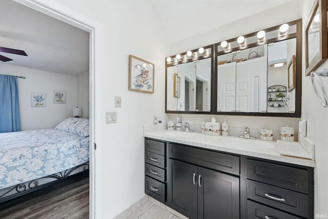 2913 S Scott Drive, Yorktown, IN 47396