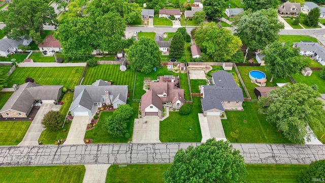 2913 S Scott Drive, Yorktown, IN 47396