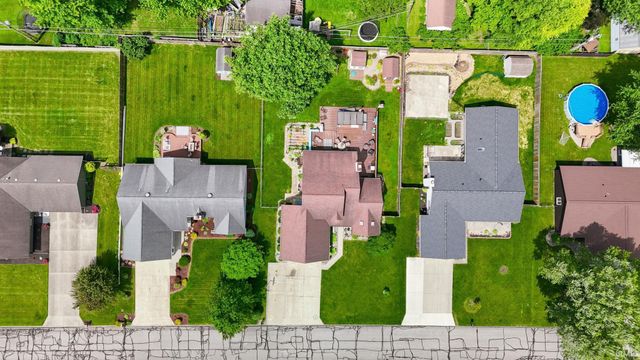 2913 S Scott Drive, Yorktown, IN 47396