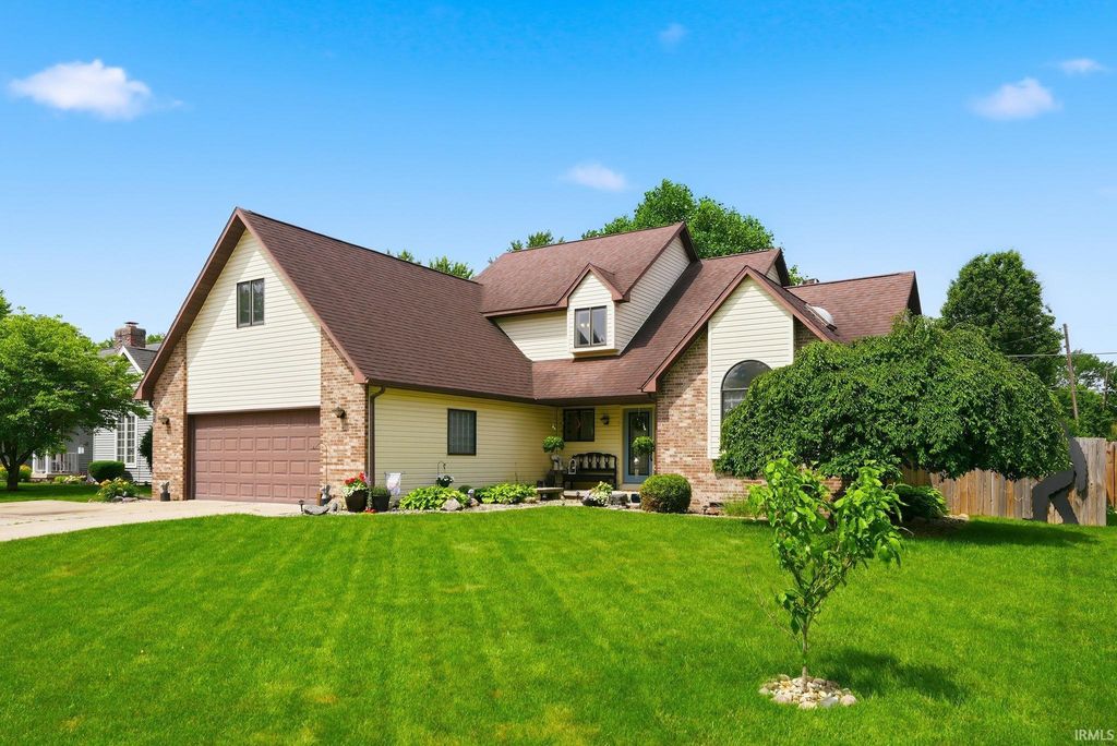 2913 S Scott Drive, Yorktown, IN 47396