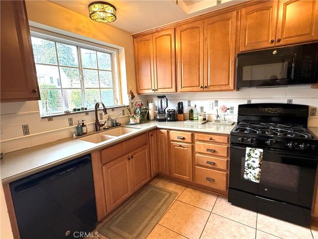 5541 Harcross Drive, Los Angeles, CA 90043