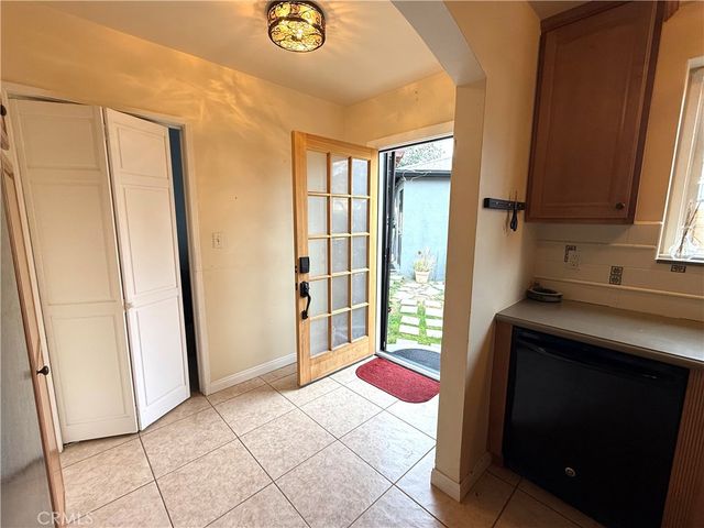 5541 Harcross Drive, Los Angeles, CA 90043