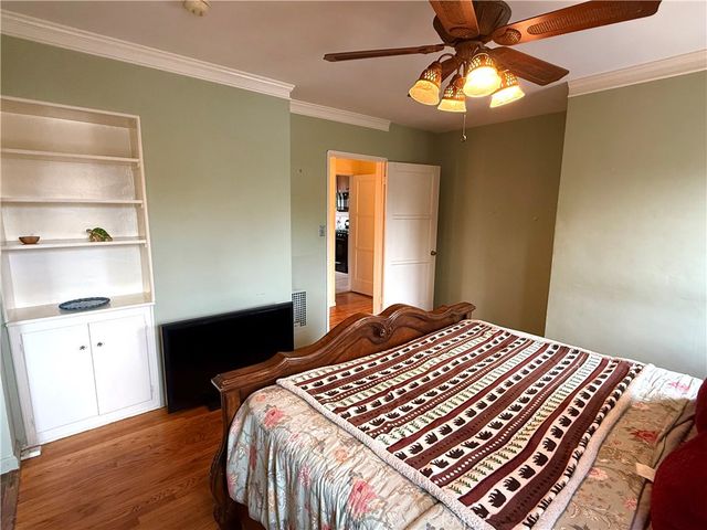 5541 Harcross Drive, Los Angeles, CA 90043