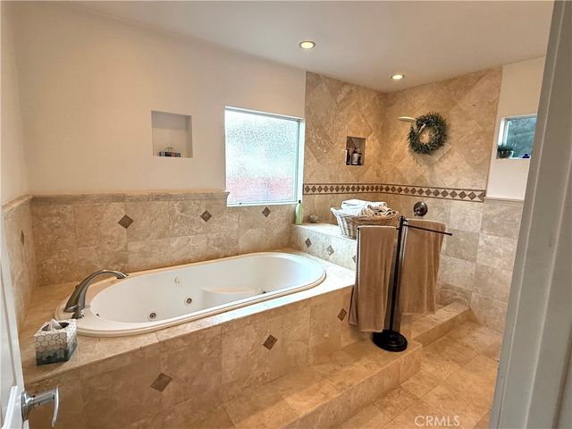 5541 Harcross Drive, Los Angeles, CA 90043