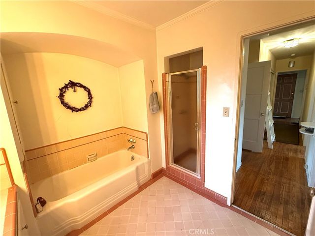 5541 Harcross Drive, Los Angeles, CA 90043