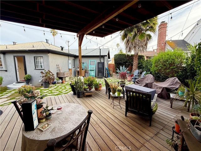 5541 Harcross Drive, Los Angeles, CA 90043