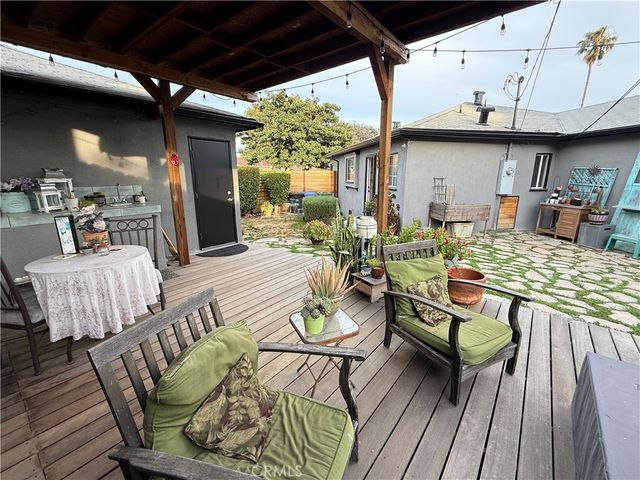 5541 Harcross Drive, Los Angeles, CA 90043