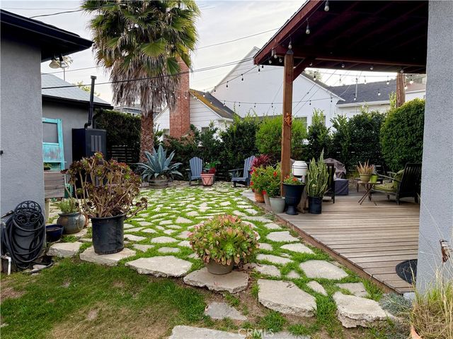5541 Harcross Drive, Los Angeles, CA 90043