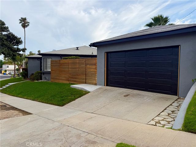 5541 Harcross Drive, Los Angeles, CA 90043
