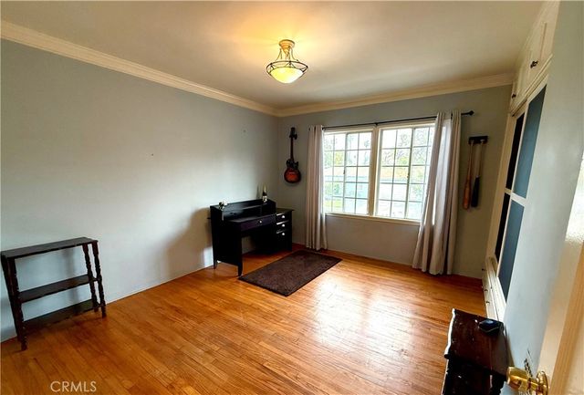 5541 Harcross Drive, Los Angeles, CA 90043