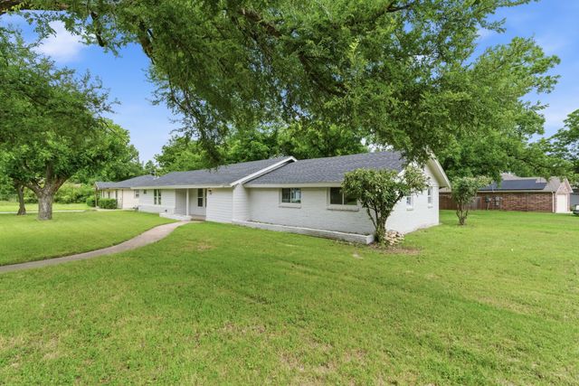 507 Country Club Road, Cleburne, TX 76033