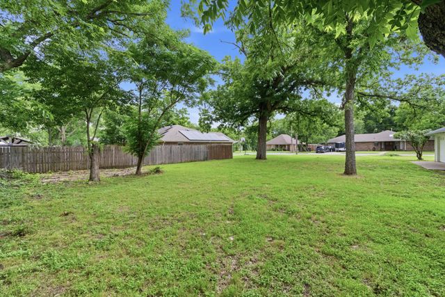 507 Country Club Road, Cleburne, TX 76033