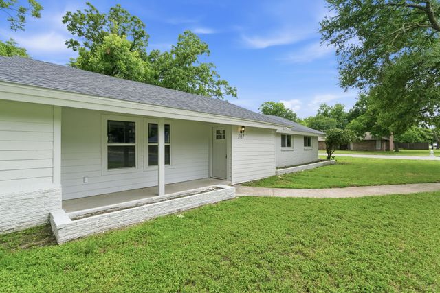 507 Country Club Road, Cleburne, TX 76033