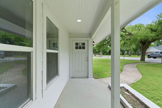507 Country Club Road, Cleburne, TX 76033