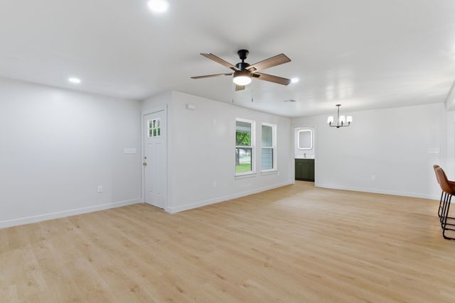 507 Country Club Road, Cleburne, TX 76033