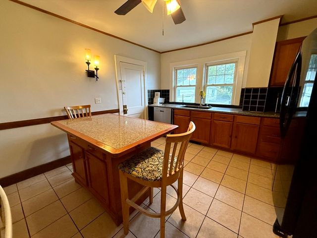 4 Adams Ave 2, Watertown, MA 02472