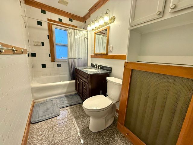 4 Adams Ave 2, Watertown, MA 02472