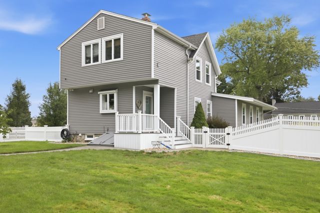 28 Fairview Ave, Brockton, MA 02301