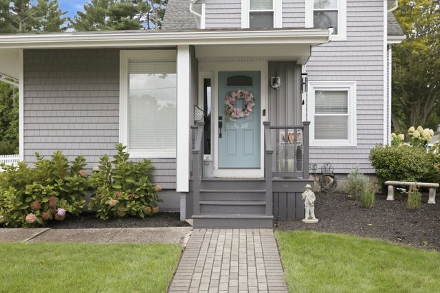 28 Fairview Ave, Brockton, MA 02301