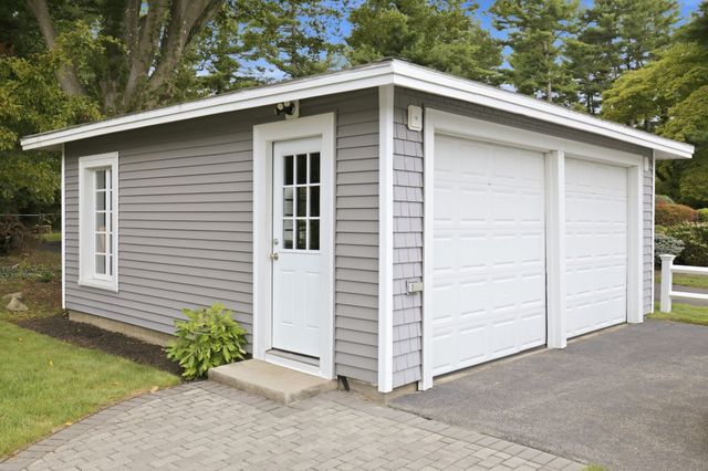 28 Fairview Ave, Brockton, MA 02301