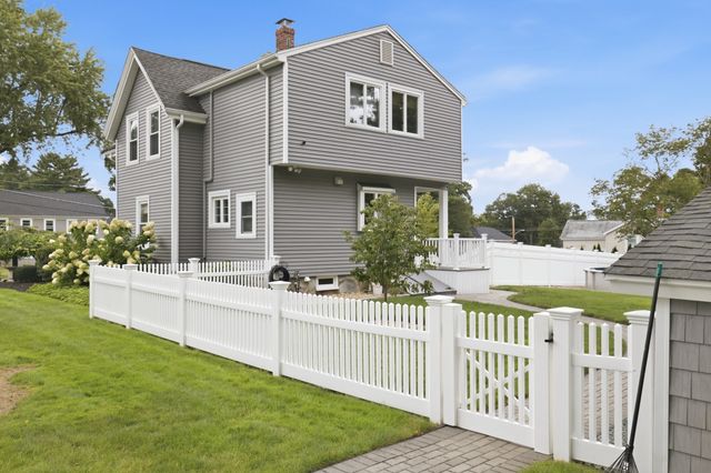 28 Fairview Ave, Brockton, MA 02301