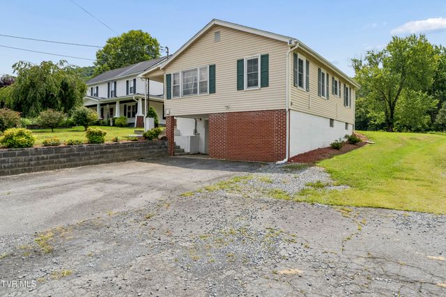 1362 Broad Street, Elizabethton, TN 37643