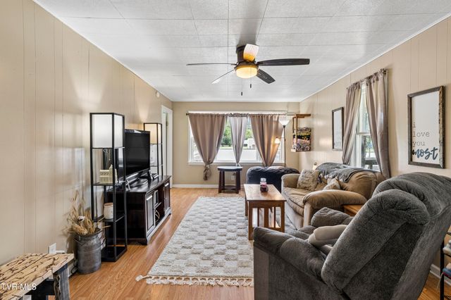 1362 Broad Street, Elizabethton, TN 37643