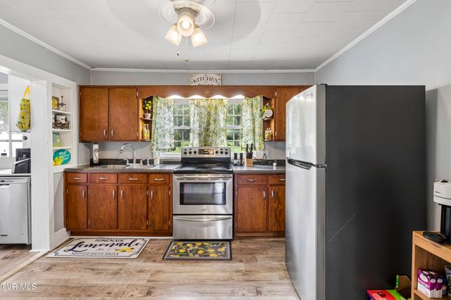1362 Broad Street, Elizabethton, TN 37643