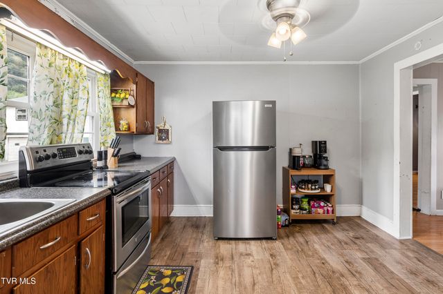 1362 Broad Street, Elizabethton, TN 37643