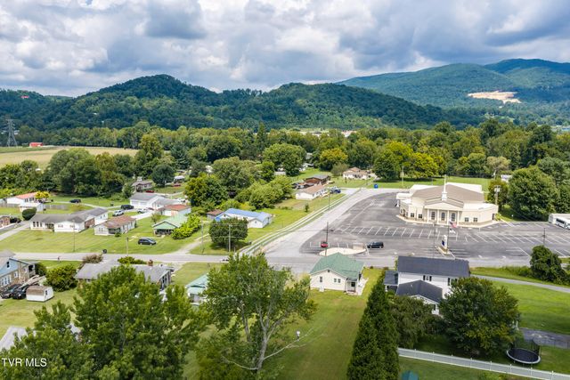 1362 Broad Street, Elizabethton, TN 37643
