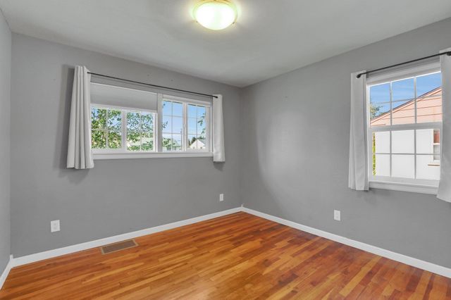 1529 E Bismarck Ave, Spokane, WA 99208