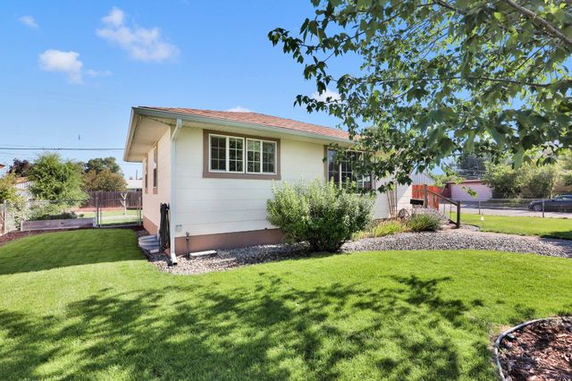 1529 E Bismarck Ave, Spokane, WA 99208