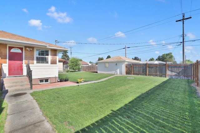 1529 E Bismarck Ave, Spokane, WA 99208