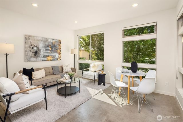 3246 B 14th Avenue W, Seattle, WA 98119