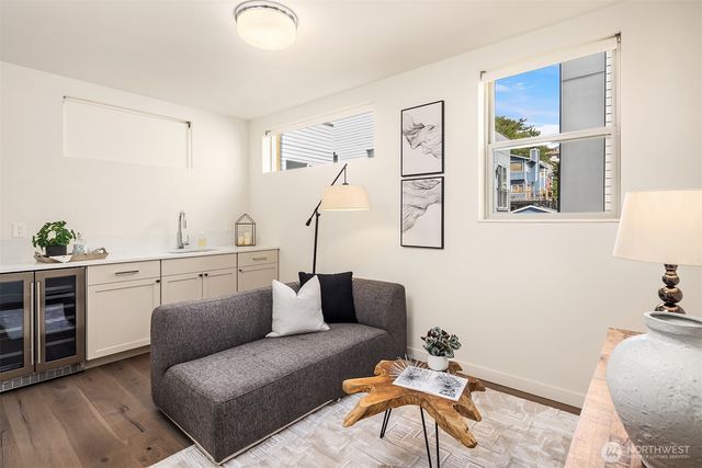 3246 B 14th Avenue W, Seattle, WA 98119