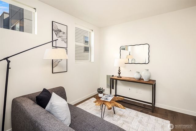 3246 B 14th Avenue W, Seattle, WA 98119