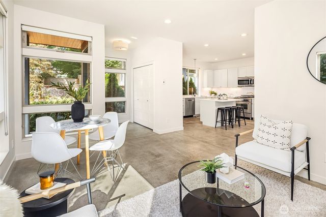 3246 B 14th Avenue W, Seattle, WA 98119