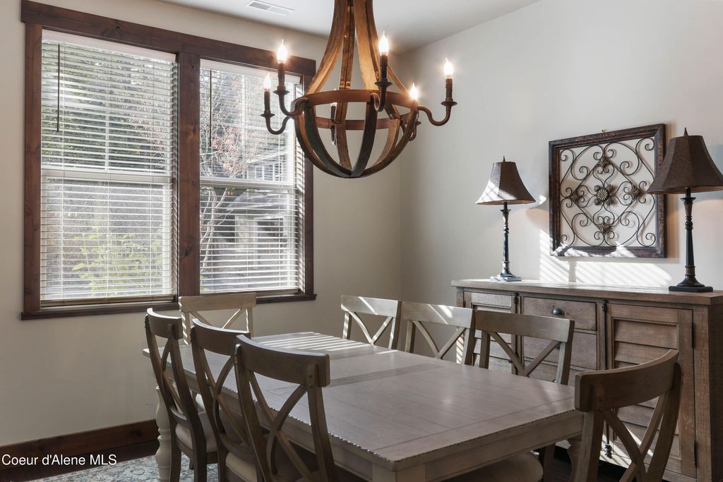 399 Forest Knolls Dr, Sandpoint, ID 83864 photo 10