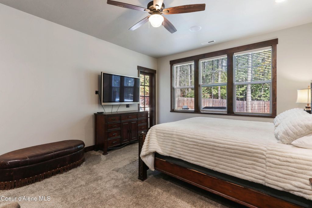 399 Forest Knolls Dr, Sandpoint, ID 83864 photo 27